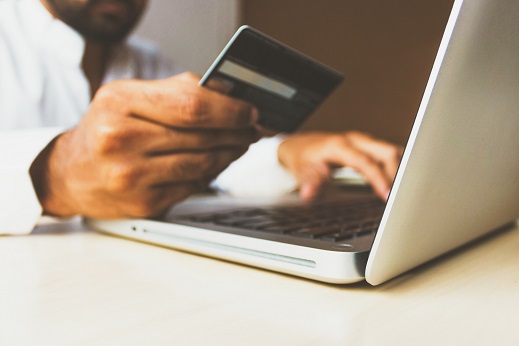 Gestun Online: Praktik yang Juga Dilarang Pemerintah - Contoh Praktik Gestun Kartu Kredit